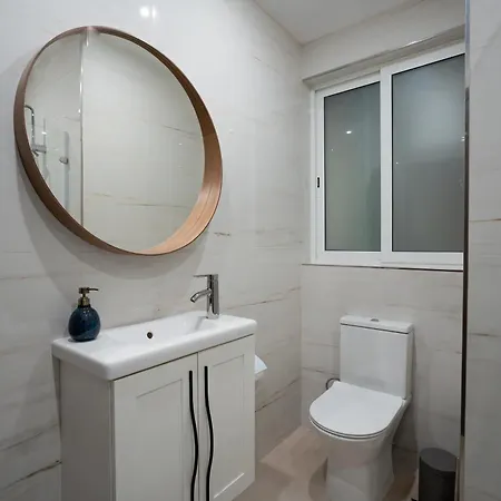 Daire King-size Bed, Outdoor Lounge, 2 Rain Showers Is-Swieqi
