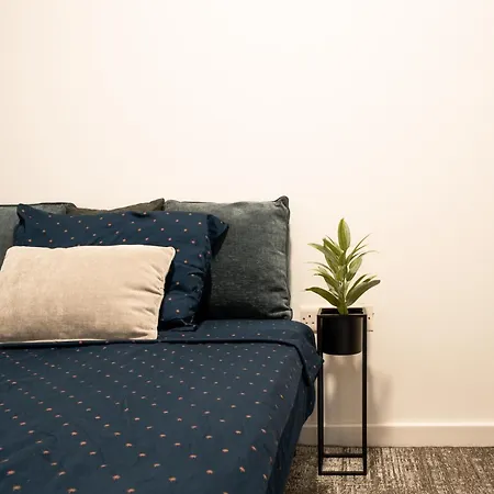 Apartment King-size Bed, Outdoor Lounge, 2 Rain Showers