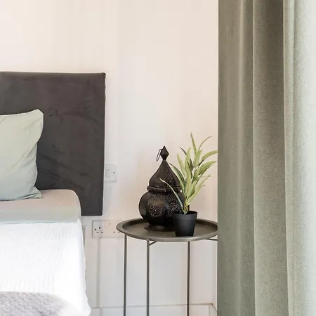 King-size Bed, Outdoor Lounge, 2 Rain Showers Is-Swieqi